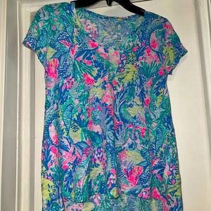 lilly pulitzer etta v-neck Mermaid’s Cove top!